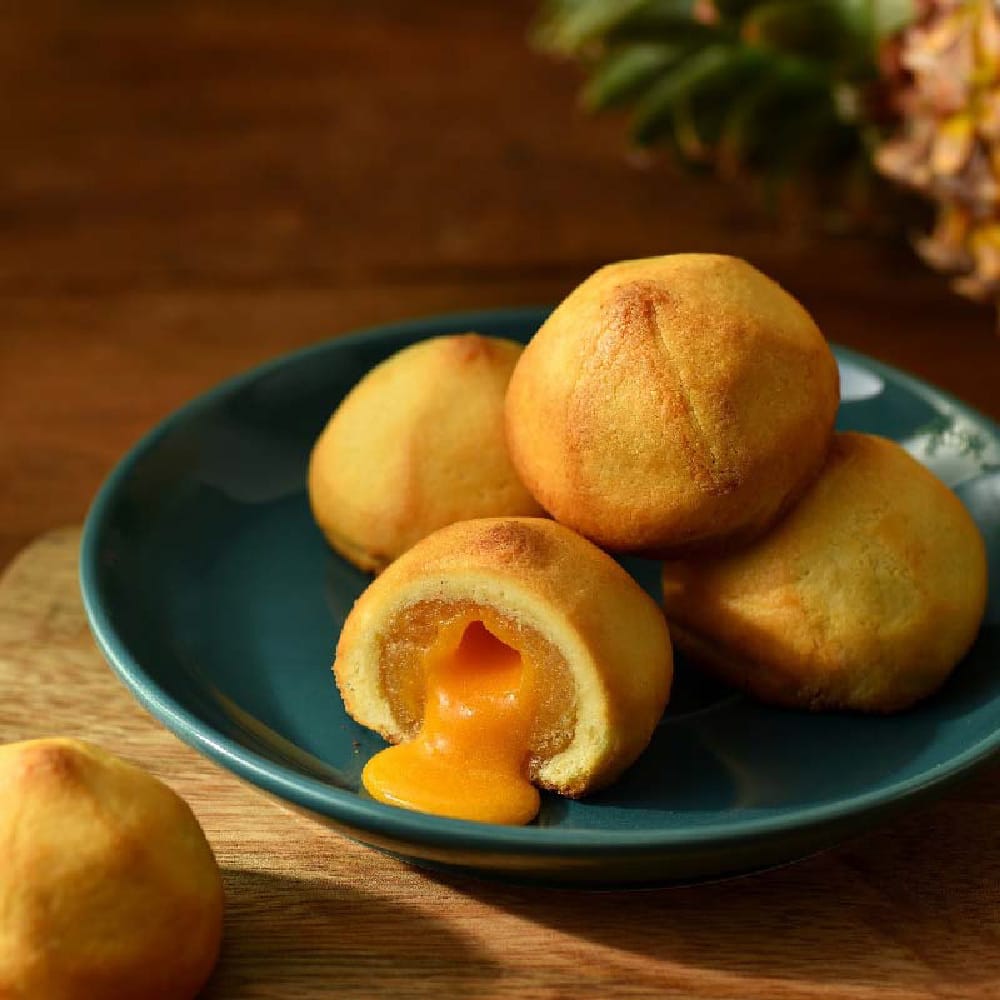 Pineapple Yolk Pastry